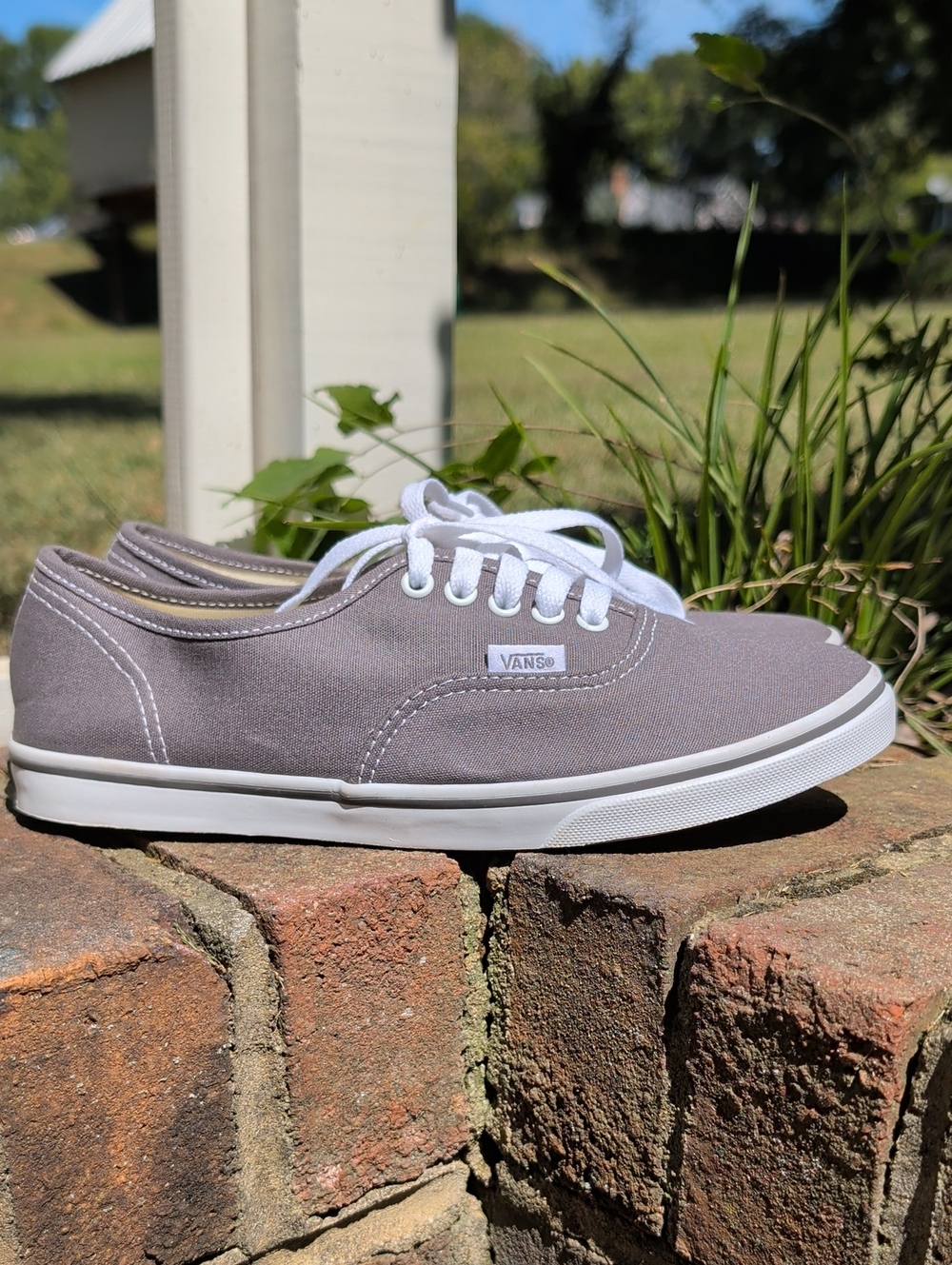 Vans Unisex Gray Canvas Lace-Up Sneakers Size 5.5 (841)